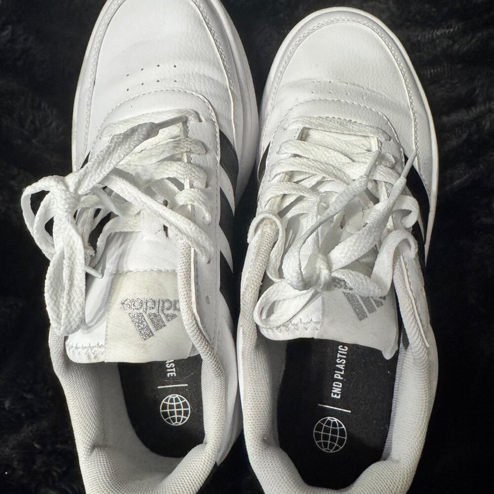 Adidas Sneakers